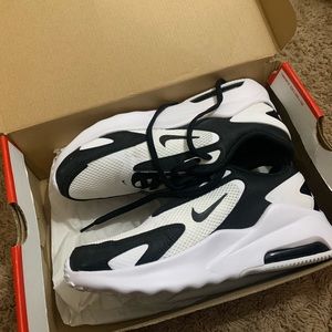BRAND NEW nike air max. Never worn bought them over summer and haven’t worn them